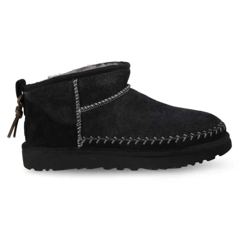 Støvler<UGG Classic Ultra Mini Biarritz Sort