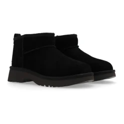 Støvler<UGG Classic Ultra Mini New Heights Sort