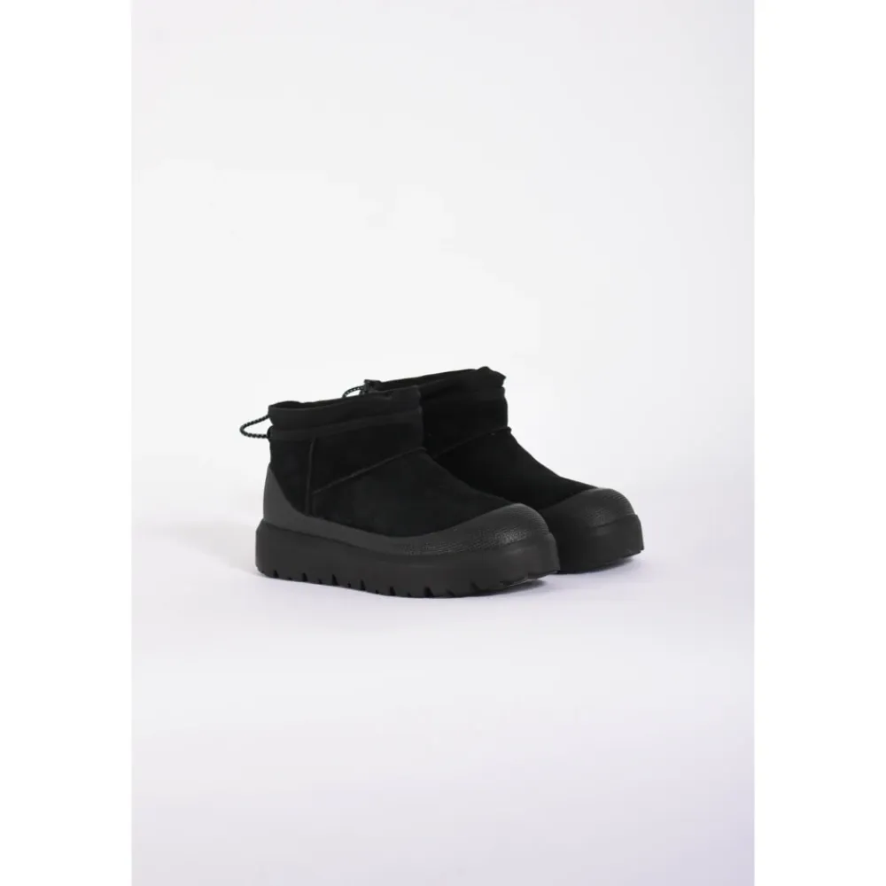 Vinterstøvler<UGG Classic Ultra Mini Weather Hybrid Sort