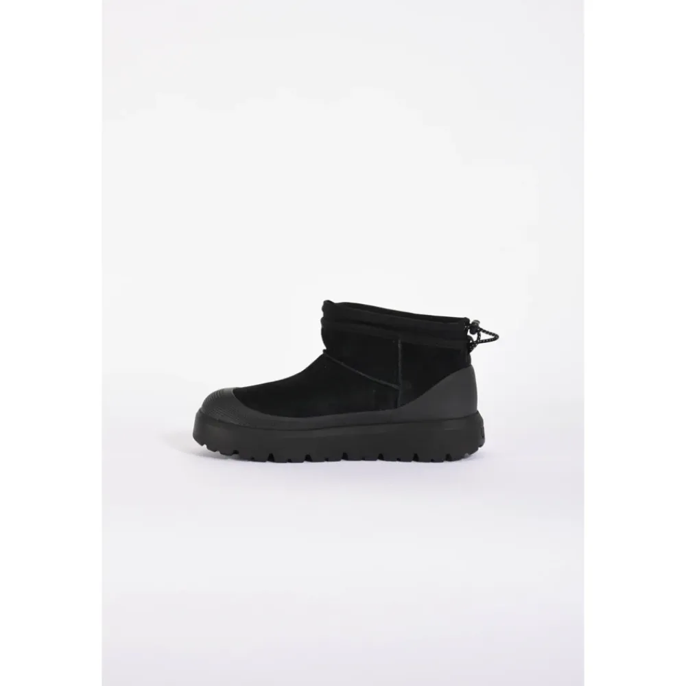 Vinterstøvler<UGG Classic Ultra Mini Weather Hybrid Sort
