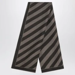 Halstørklæder Og Tørklæder^Fendi Elegant Tørklæde Kollektion Brun