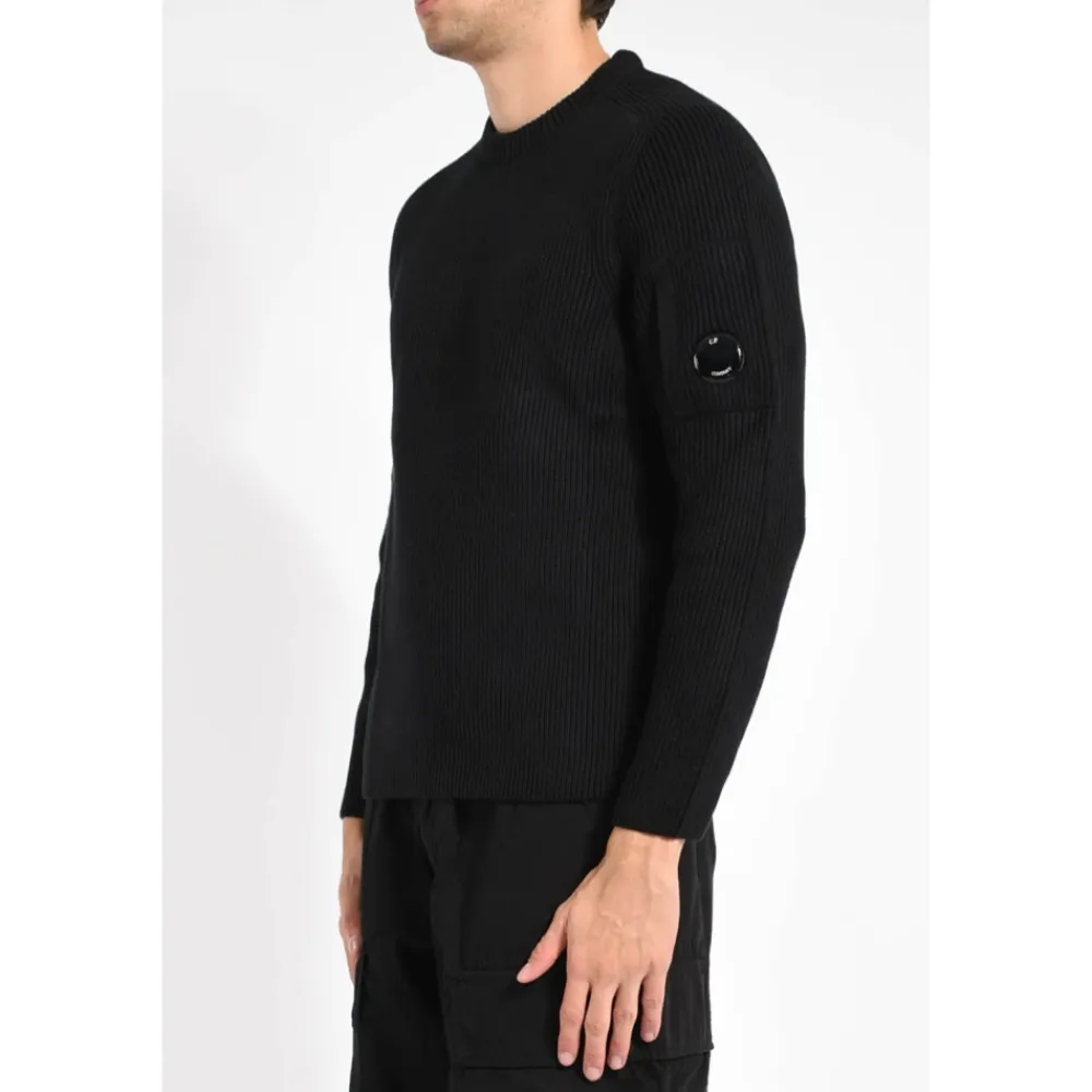 Strik<C.P. Company Full Rib Crewneck Lens Sweater Sort