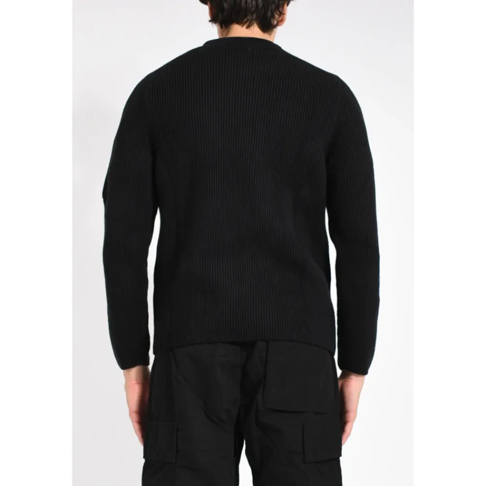 Strik<C.P. Company Full Rib Crewneck Lens Sweater Sort