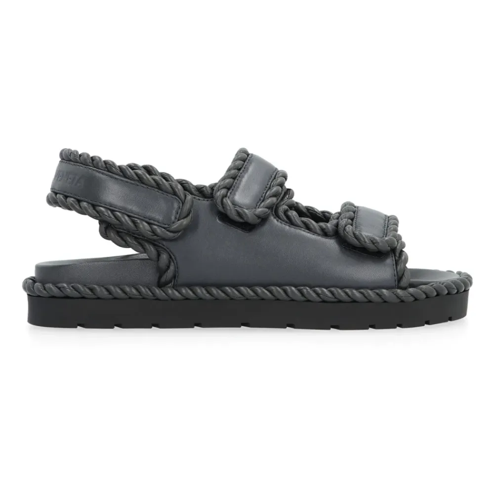 Sandaler^Bottega Veneta Flade Sandaler med Torchon Pynt Grå