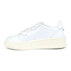 Sneakers^Autry e læder sneakers med snørebånd og perforeret tå Hvid