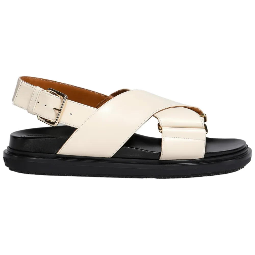 Sandaler<Marni Ikoniske lædersandaler med krydsrem Hvid