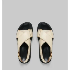 Sandaler<Marni Ikoniske lædersandaler med krydsrem Hvid