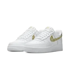 Sneakers<Nike Lav Barely Sneakers Hvid