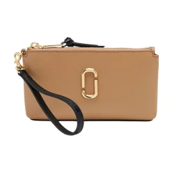 Clutch<Marc Jacobs Minimalistisk læderclutch med forfine detaljer Beige