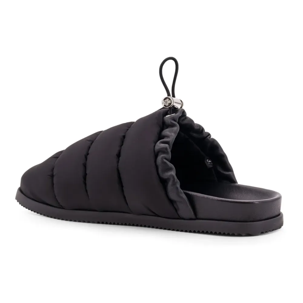 Loafers<Moncler Polstret læder-mule med lomme Sort