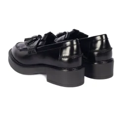 Loafers^Angulus Chunky Penny Loafer med Frynser og Kvastdetalje Sort