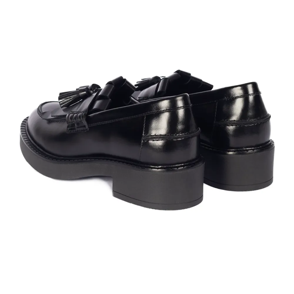 Loafers^Angulus Chunky Penny Loafer med Frynser og Kvastdetalje Sort