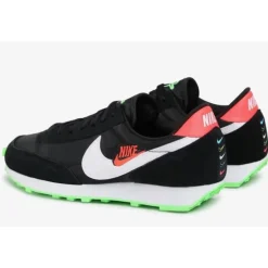 Træningssko<Nike Sporty Snøresko Sort/Grøn Multifarvet