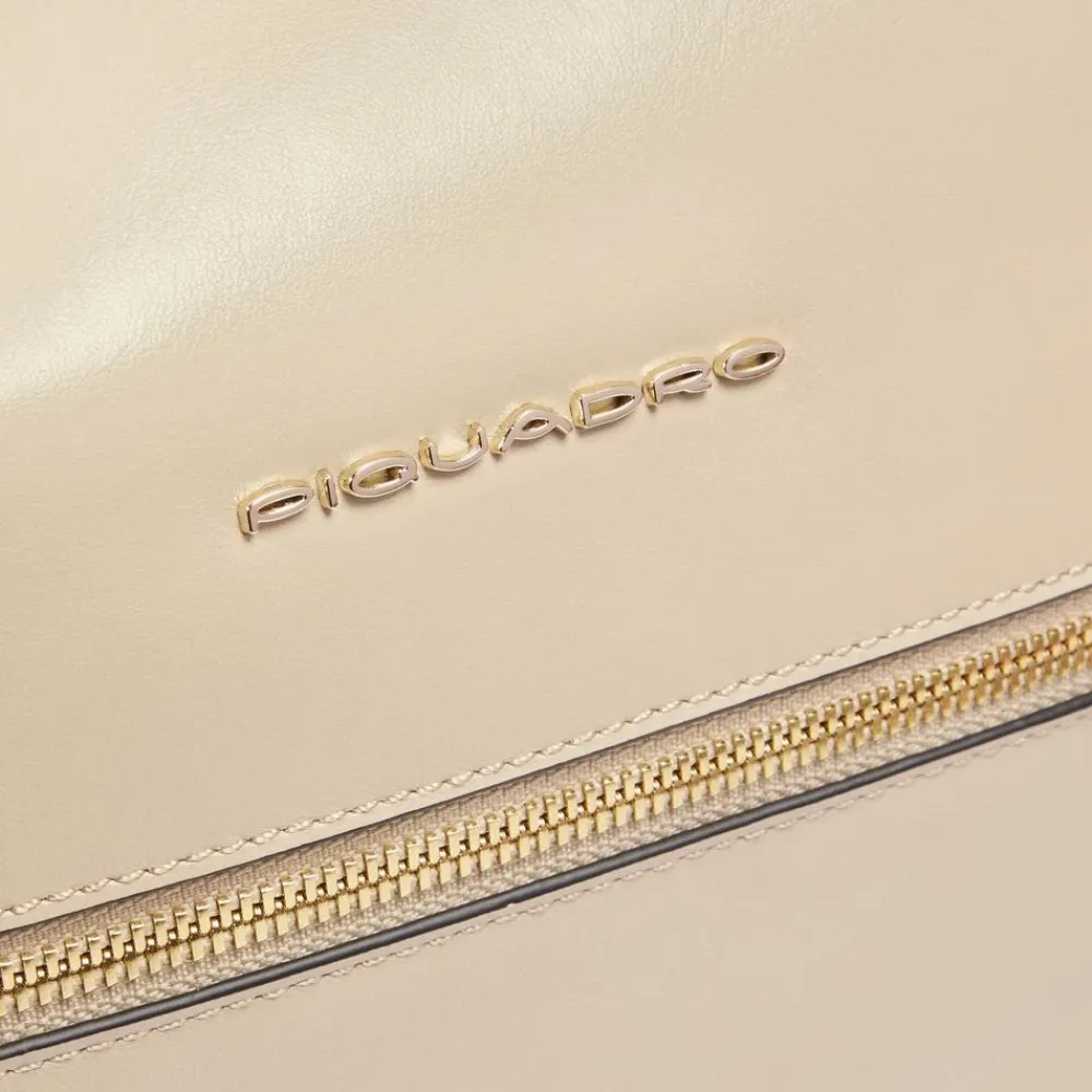 Laptop Tasker<Piquadro Women's laptop bag with iPad® compartment, shock absorbing and RFID protection Beige